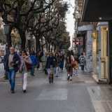 ...sul quale camminano persone di tutte le et�